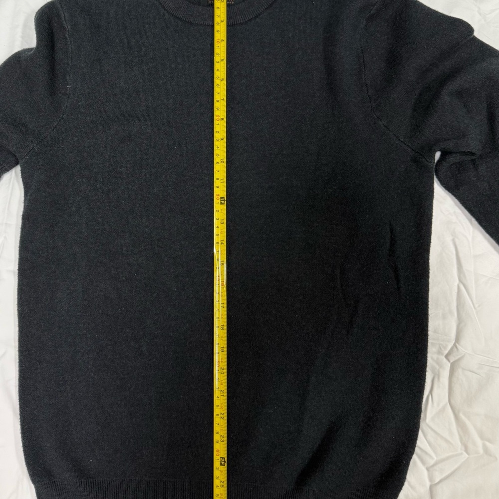 LACHLAN BRITISH INSPIRED Black Crewneck Sweater with Classic Knit Design